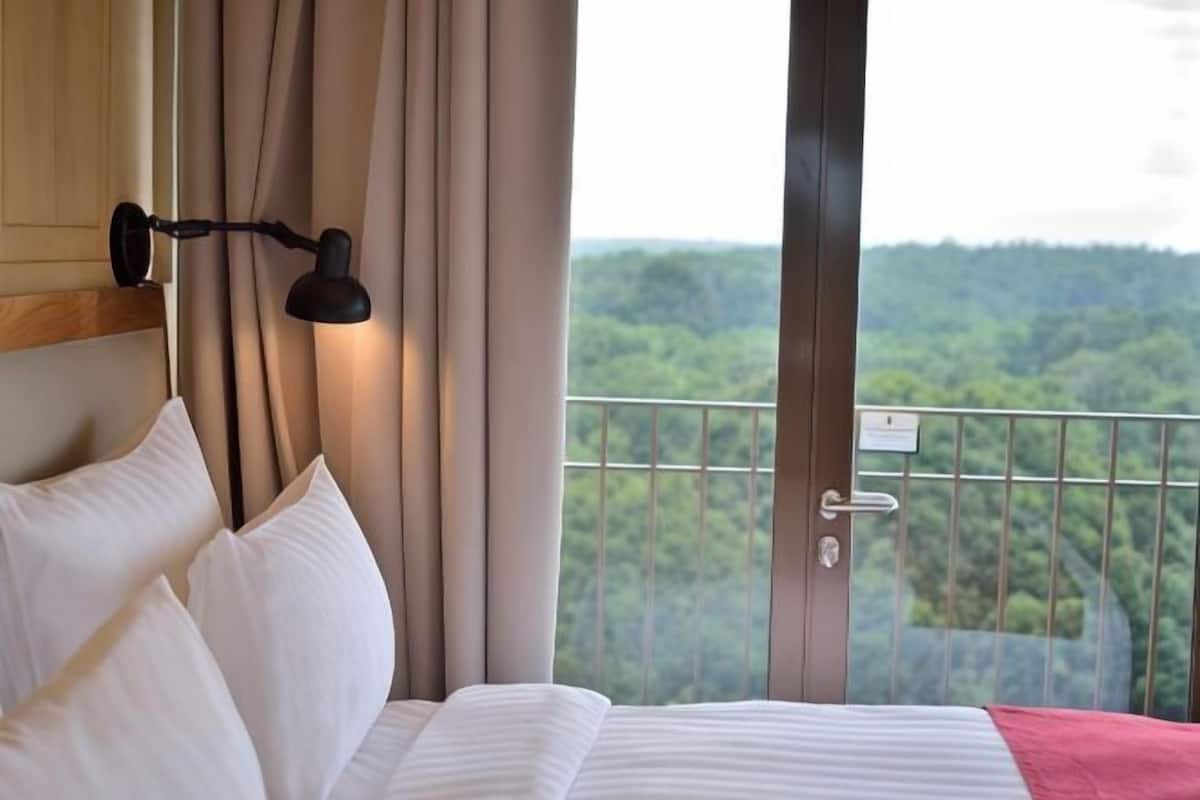 1 bedroom, in-room safe, blackout drapes, free WiFi