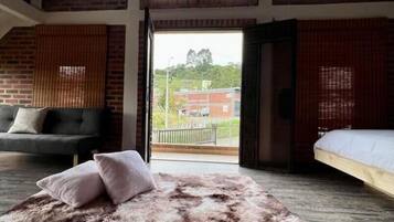 3 bedrooms, WiFi, bed sheets