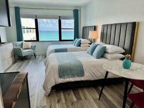 1 bedroom, iron/ironing board, free WiFi, bed sheets - Directly on the Beach with Pool & Ocean access ! (Miami Beach)