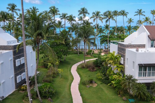 Luxury Villa/Penthouse Steps Away from Beach