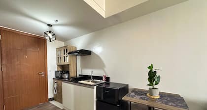 A cozy home in the middle of the city