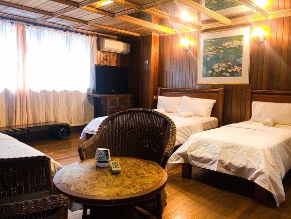 Perhesviitti | Kannettavalle tietokoneelle sopiva työtila, ilmainen Wi-Fi