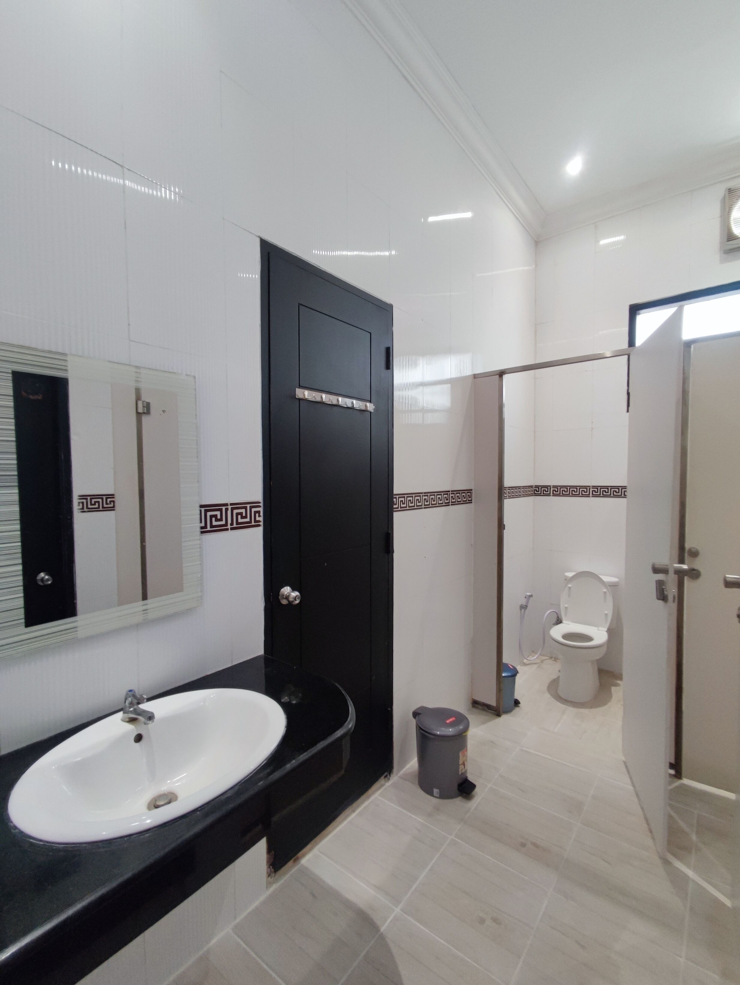 Ducha, secador de pelo, bidet