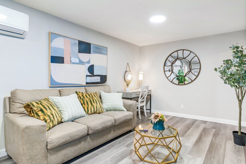 M3-detached House 2 Bedroom 1 Bathroom Close Old Town Monrovia Kingsize-bed! - Baldwin Park, CA