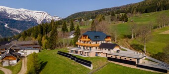 Cosy apartment with pool