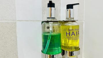 Comfort Double Room | Bathroom amenities
