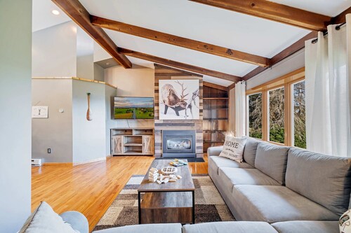 Mountain Views, Private Pond, Mins 2 Elk Mountain