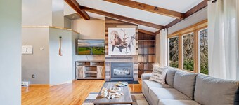 Mountain Views, Private Pond, Mins 2 Elk Mountain