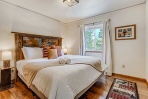 4 slaapkamers, reisbedje, wifi, beddengoed