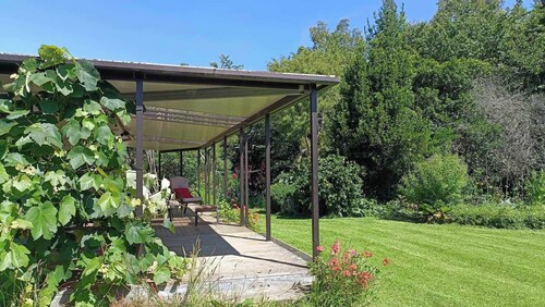 Classic 1960s home amongst native trees