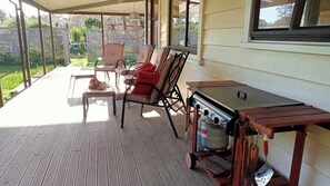 Terrace/patio - Classic 1960s home amongst native trees (Ōtaki)