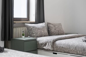 2 bedrooms, iron/ironing board, WiFi, bed sheets