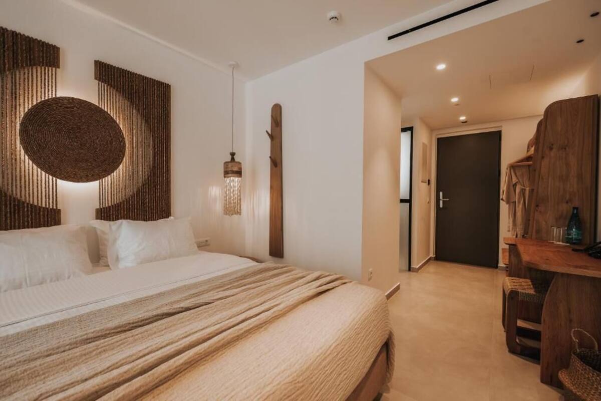  Junior Suite with Garden View | Egyptian cotton sheets, premium bedding, memory foam beds, in-room safe