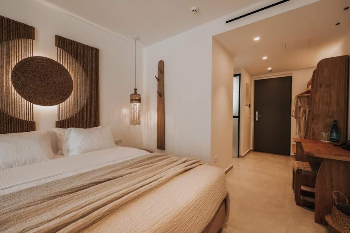 Junior Suite with Garden View | Egyptian cotton sheets, premium bedding, memory-foam beds, in-room safe