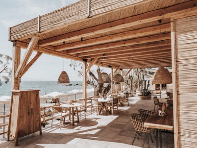 Sagredo Beachfront Retreat & Spa by E-GEO