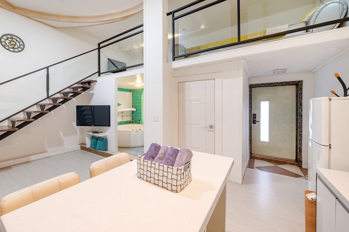 Phòng cơ bản, 1 phòng ngủ (A 102(spa,No Pets Allowed)) | 1 phòng ngủ, truy cập Internet không dây miễn phí 
