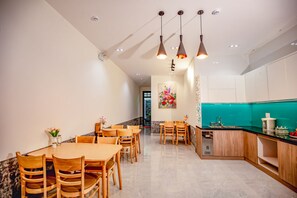 Interior entrance - Tiboley Homestay (Hue)