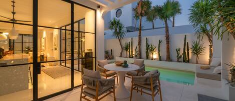 Deluxe Villa | Terrace/patio