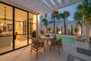 Biệt thự Deluxe | Hiên
