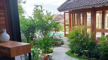 Superior-Doppel- oder -Zweibettzimmer, 1 King-Bett, Terrasse, Gartenblick | Ausblick vom Zimmer