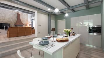 Villa, 2 Bedrooms, Private Pool, Garden View | Dining