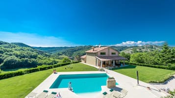 Vila, 2 kamar tidur, kolam renang pribadi, pemandangan kebun | Kolam renang | Kolam renang outdoor