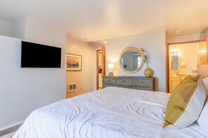 3 bedrooms, desk, free WiFi, bed sheets - Whidbey Bliss by AvantStay | 2min to Beach + View (Coupeville)