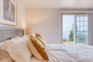 3 bedrooms, desk, free WiFi, bed sheets
