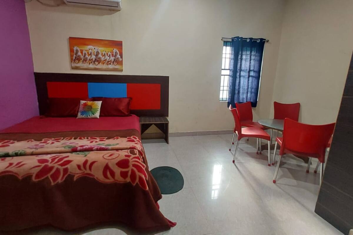 Standard Double Room | Soundproofing, WiFi (free), bed sheets