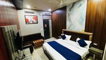 Luxury Room | Meja