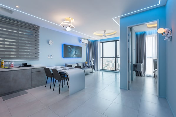 Luxury Apartment, 2 Bedrooms | Living area