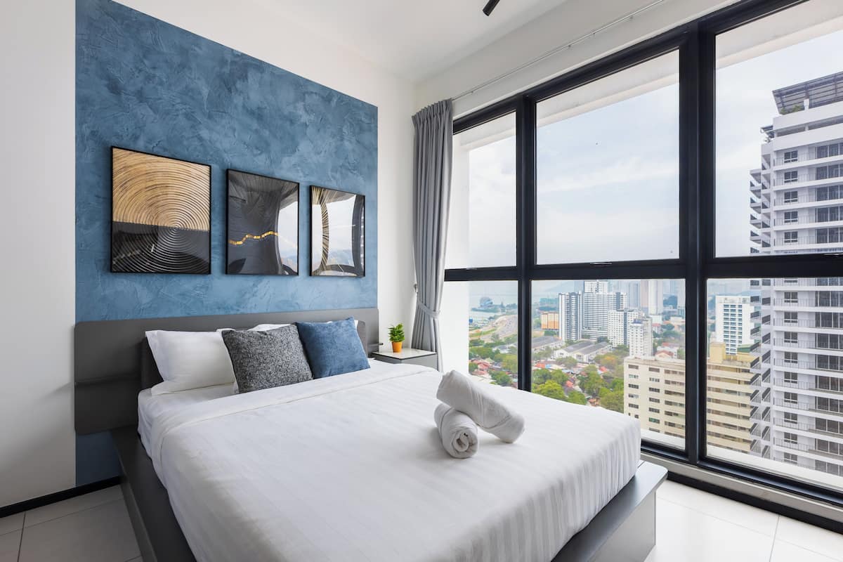 Superior Studio Suite, City View | WiFi (free), bed sheets
