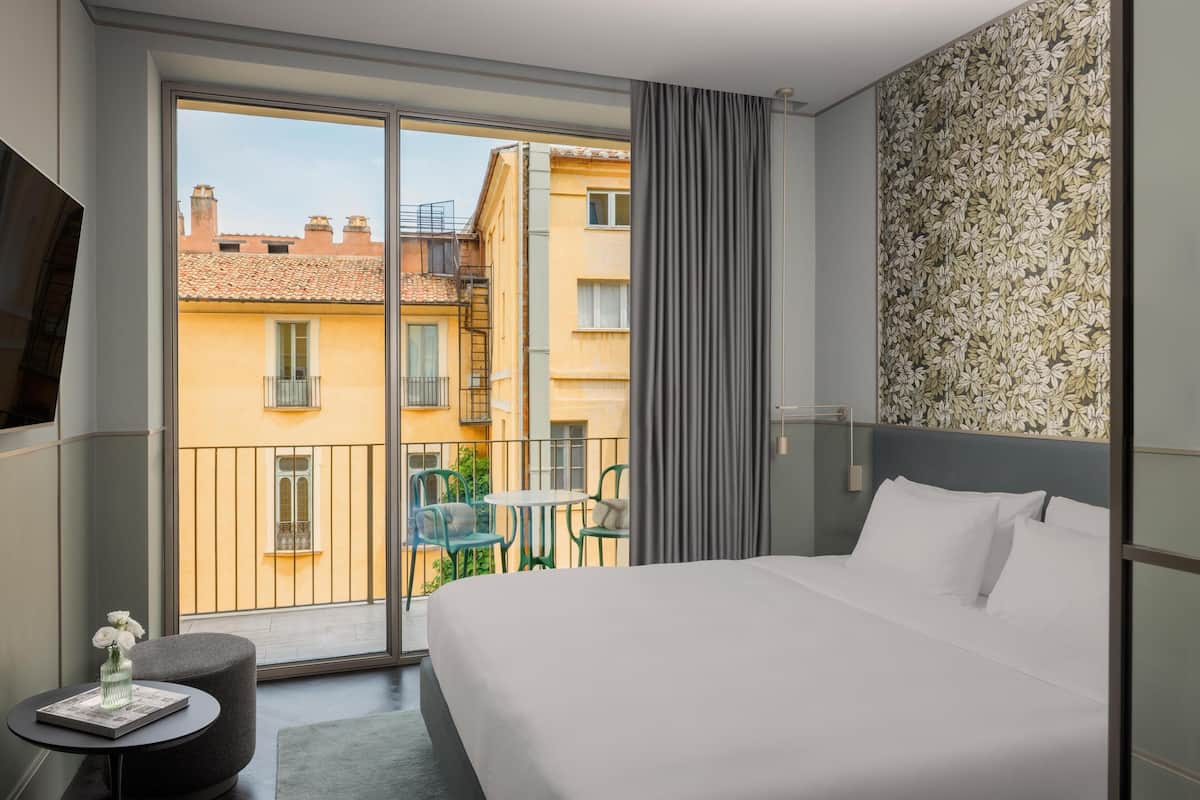 Room, Non Smoking, Balcony (Collection) | Minibar, in-room safe, blackout curtains, soundproofing