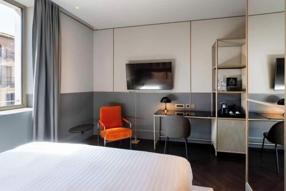 Minibar, in-room safe, blackout curtains, soundproofing
