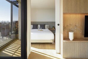 Deluxe Apartment | Down comforters, in-room safe, desk, laptop workspace - Archie Living (Barcelona)