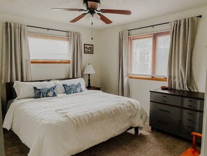 3 camere, una scrivania, ferro/asse da stiro, culla da viaggio