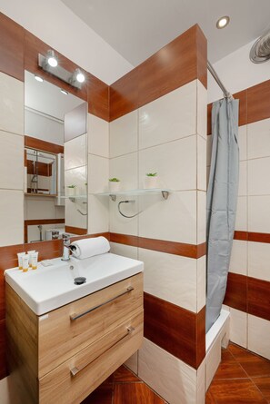 Studio, Kitchen | Bathroom | Shower, towels - Cozy Studio For 2 in Katowice by Renters (Katowice)