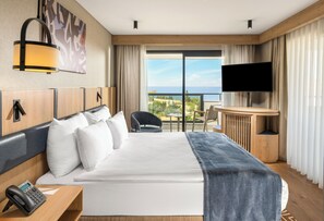 Minibar, caja de seguridad en la habitación, wifi gratis y ropa de cama 