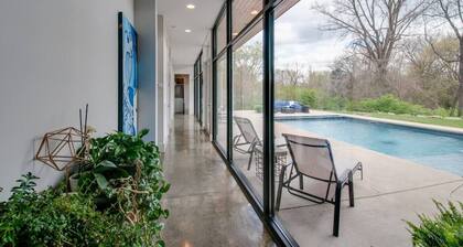 Unique Modern Ranch with Pool, Hot Tub, Grill & Fireplace