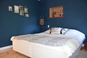 2 chambres, fer et planche à repasser, lit parapluie, Wi-Fi gratuit