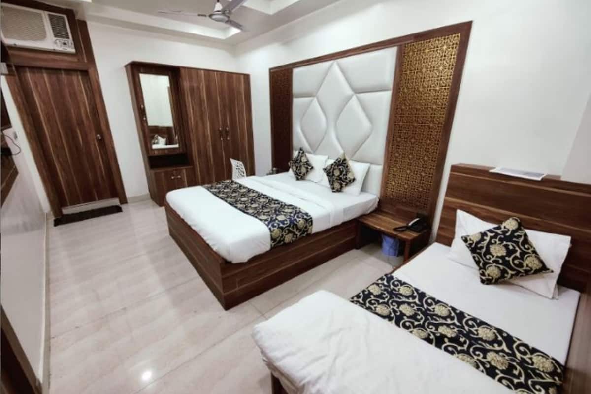 Executive Triple Room | Meja 