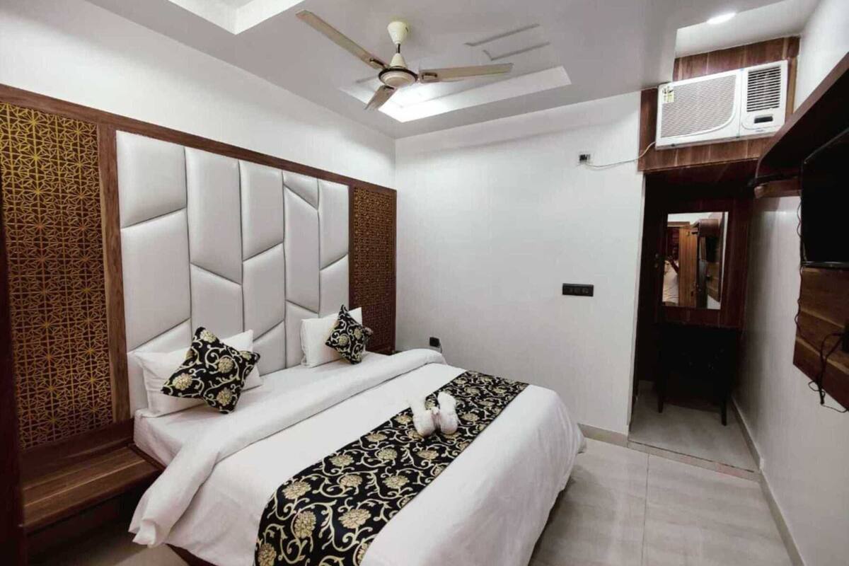 Standard Double Room | Meja 