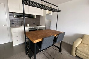 Basic Apartment | Dining - Lovely 2bed Unit Near Victoria Market and Cbd! (Melbourne)