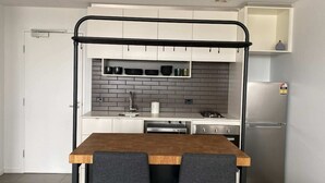 Unclassified image, 2 of 11, button - Lovely 2bed Unit Near Victoria Market and Cbd! (Melbourne)