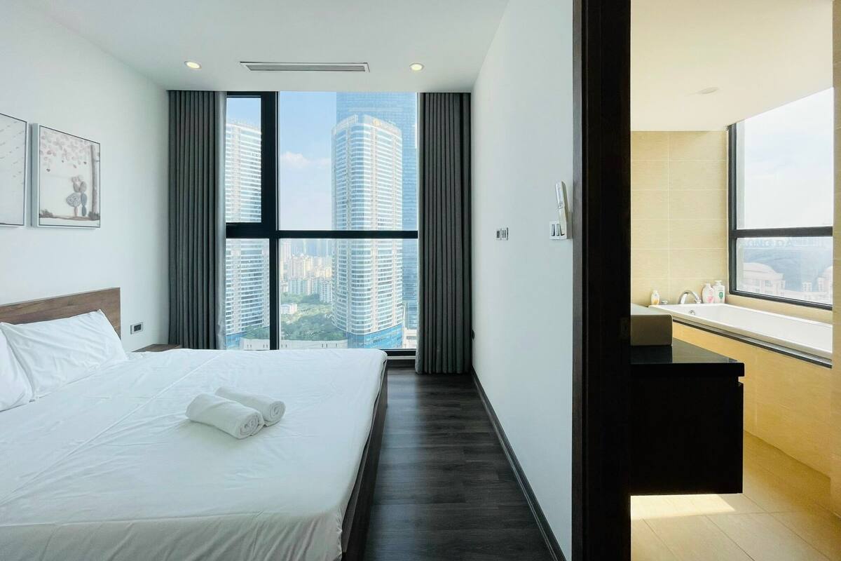 พรีเมียมอพาร์ทเมนท์, 3 ห้องนอน | เครื่องนอนระดับพรีเมียม, โต๊ะทำงาน, พื้นที่ทำงานแบบใช้แล็ปท็อป