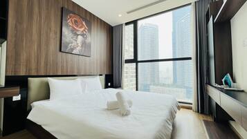 Luxury Apartment, 1 Bedroom | Premium bedding, desk, laptop workspace, blackout drapes