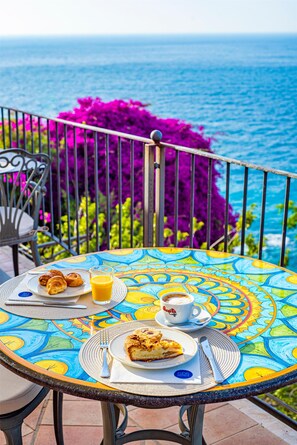 Breakfast meal - Baia Taormina - CDSHotels (Forza d'Agro)