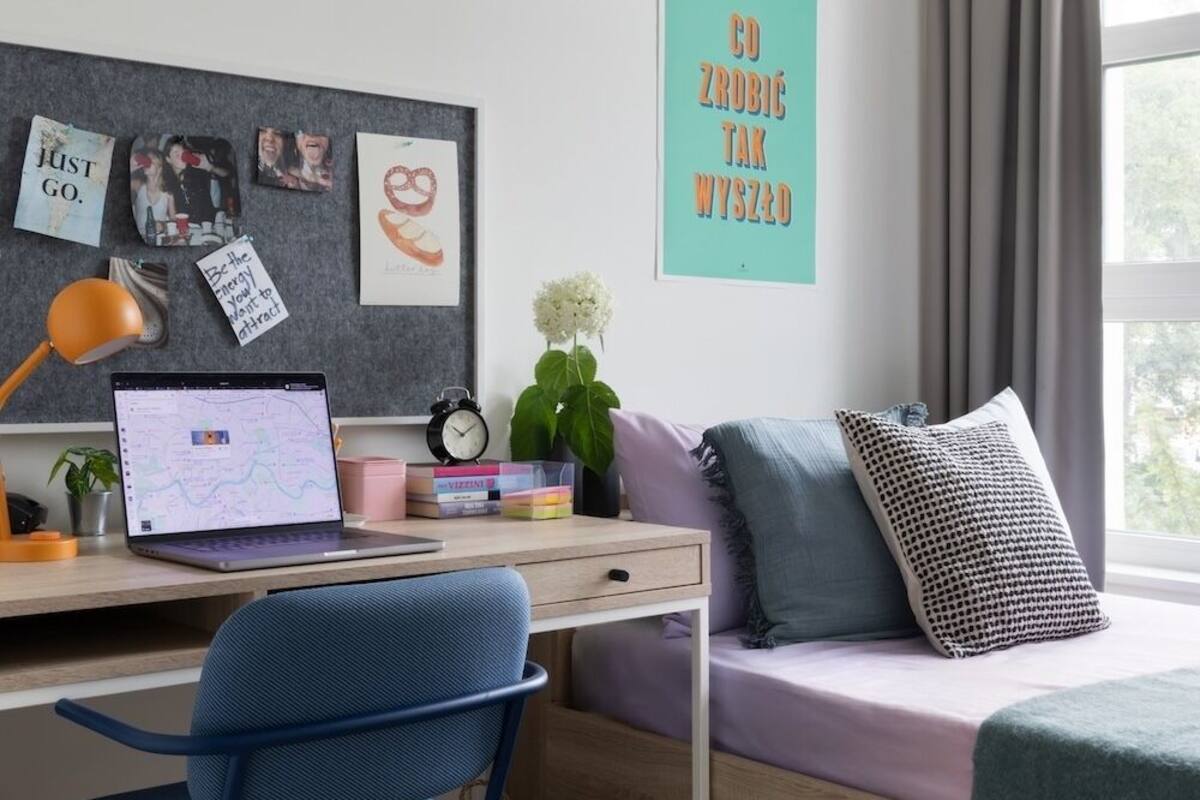 Hypo-allergenic bedding, desk, laptop workspace, free WiFi