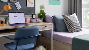 Standard Twin Room | Hypo-allergenic bedding available, desk, laptop workspace, WiFi (free)