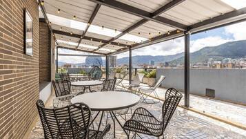 Tempat makan outdoor